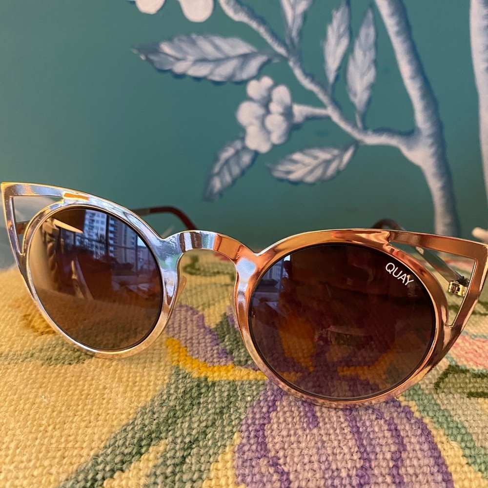 Quay sunglasses, like new